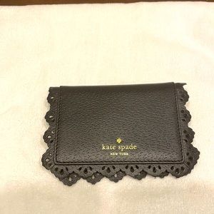Kate Spade ♠️ leather scalloped card holder!
